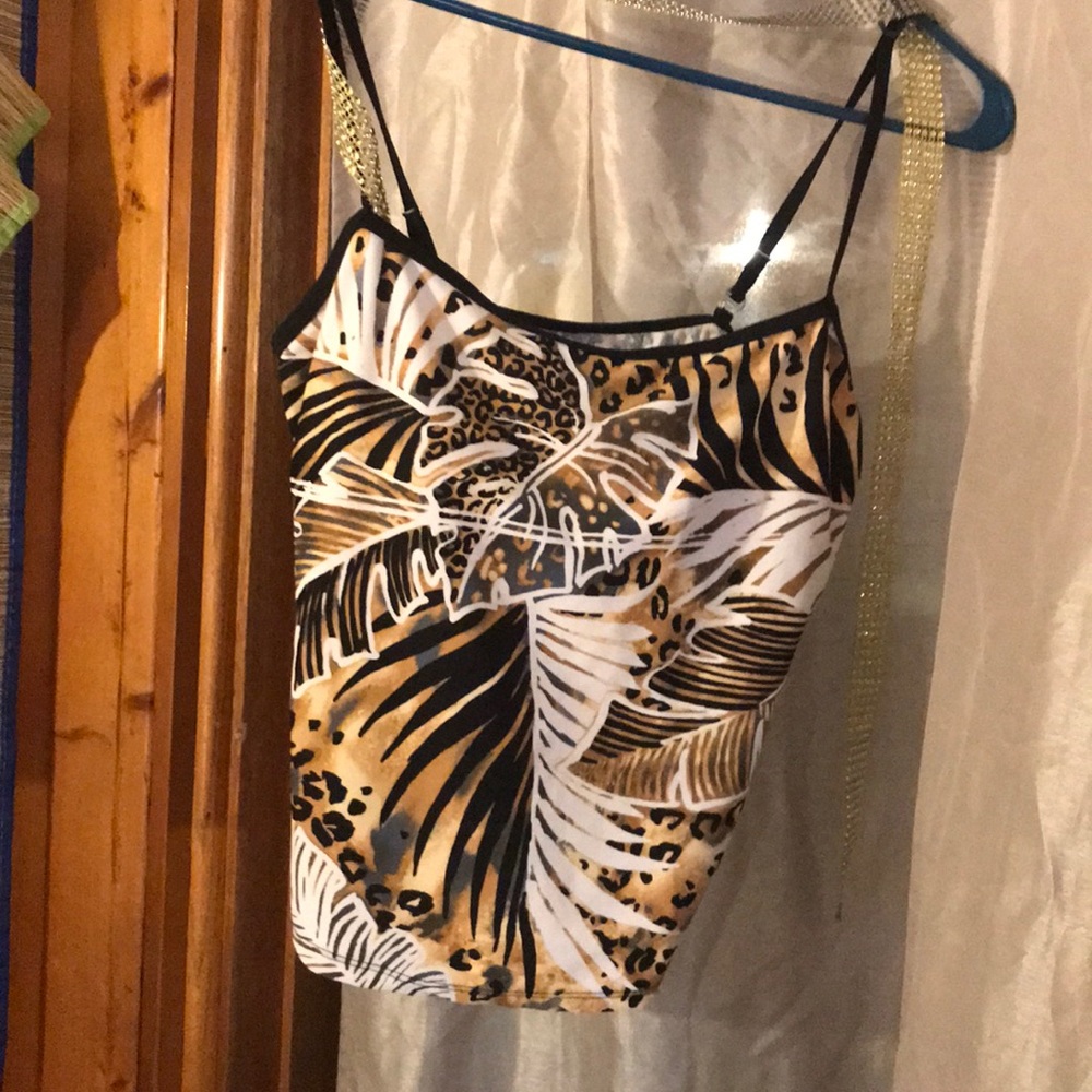 SWIM  suit top/with bra/ euc/12/batik/ new /euc 🌸🌸